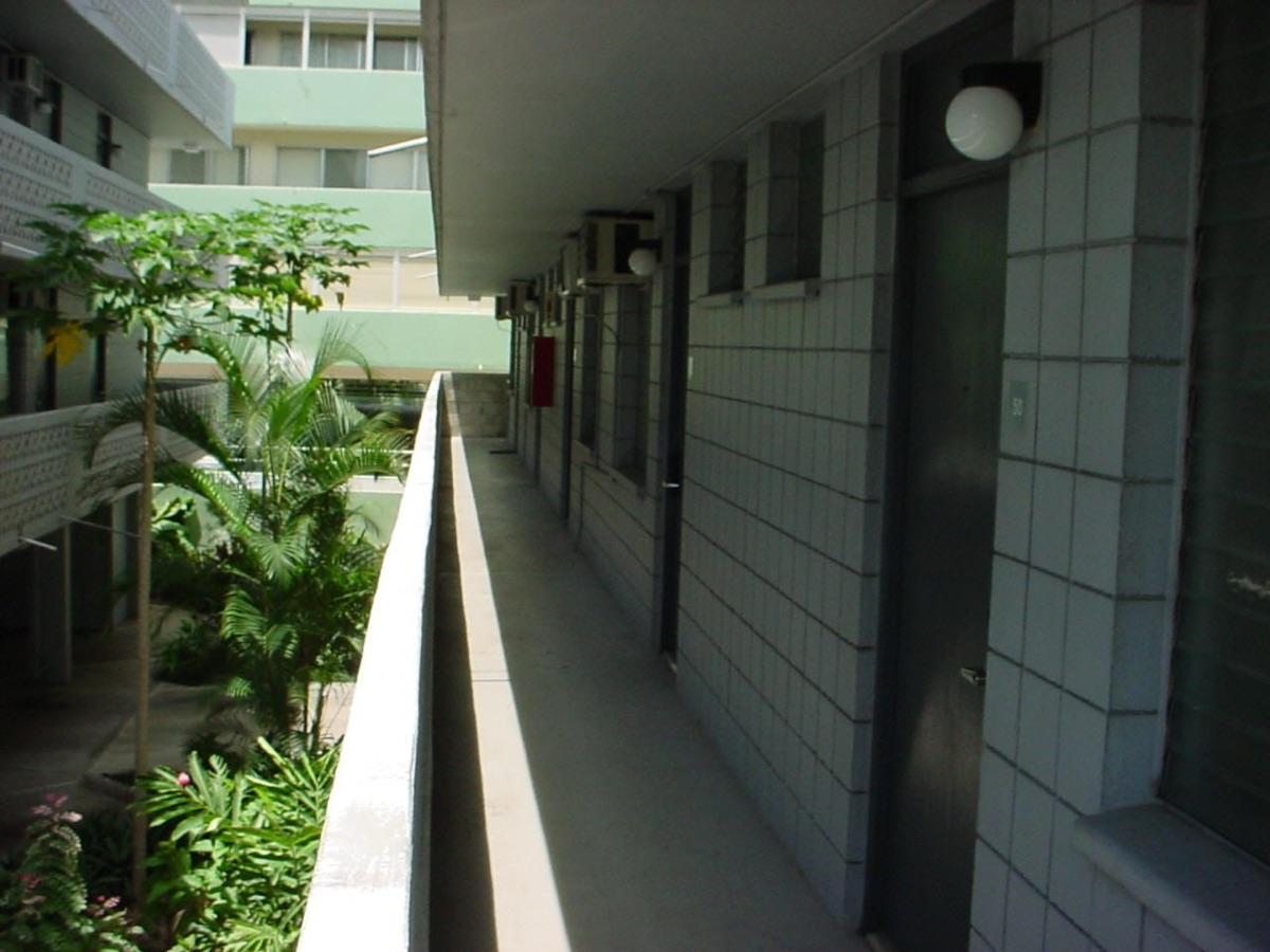 Breezeway lanai outside the studio units